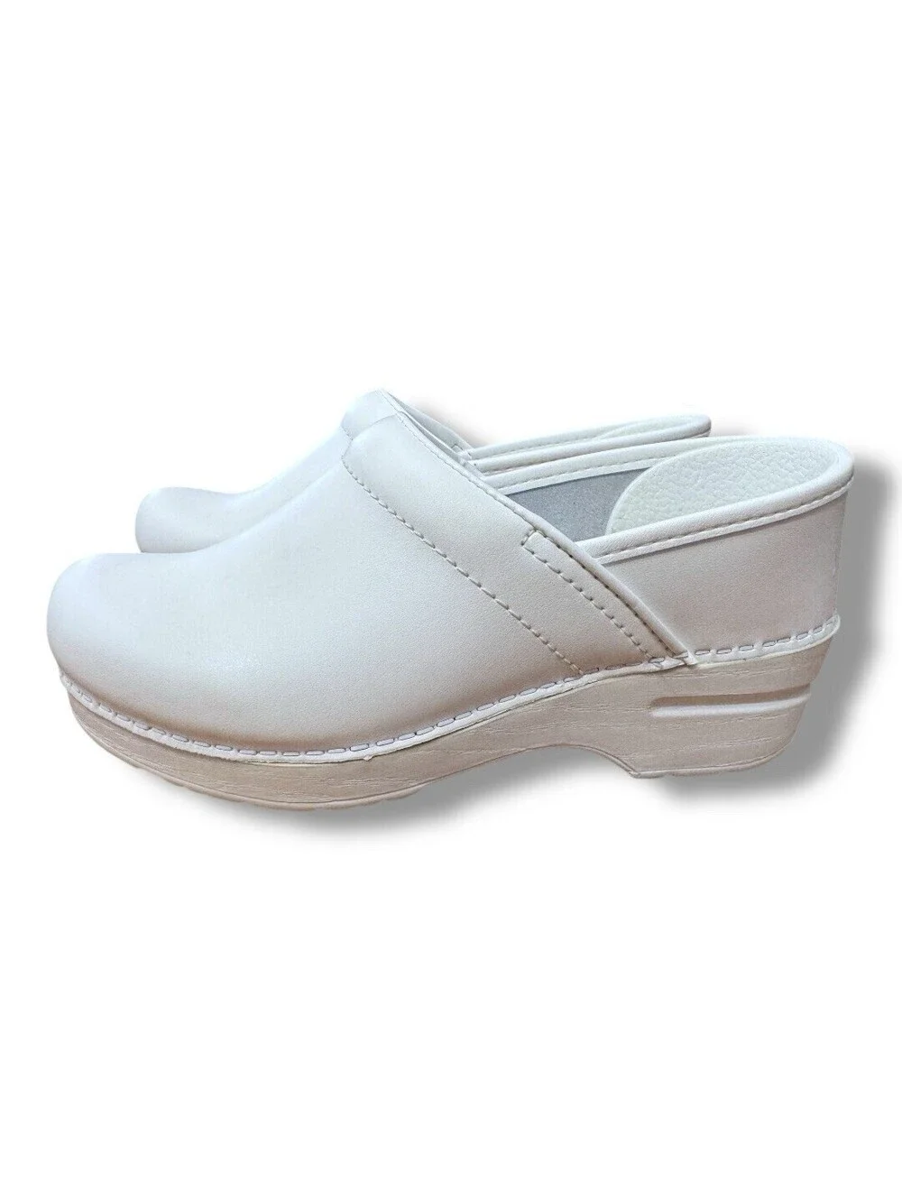 Dansko White Leather Professional Clogs Shoes Clean Medical Women’s US 5.5 EU 36